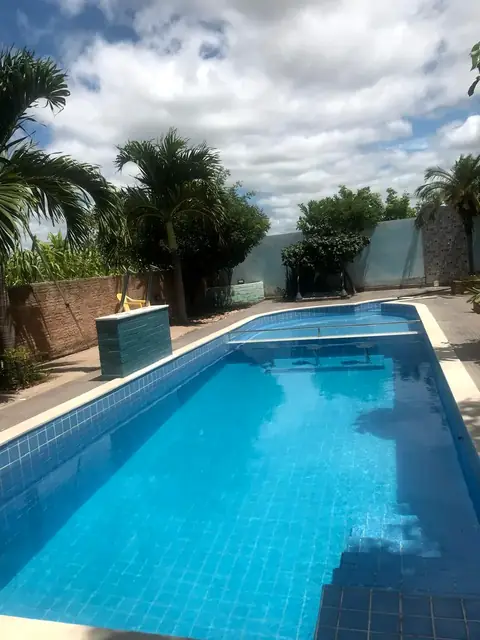 Piscina e área externa do rancho